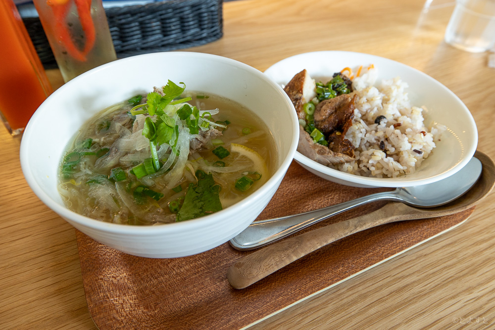 豊洲にオープンした「ddsk サイゴンキッチン」でランチ！カフェ利用もできるベトナム料理店、ペットも可