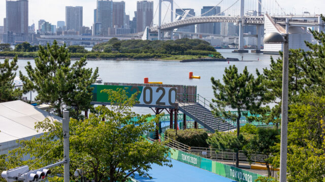 東京五輪 トライアスロンを上空の移動式カメラが中継 お台場のタワマン屋上に1 2kmのケーブル とよすと