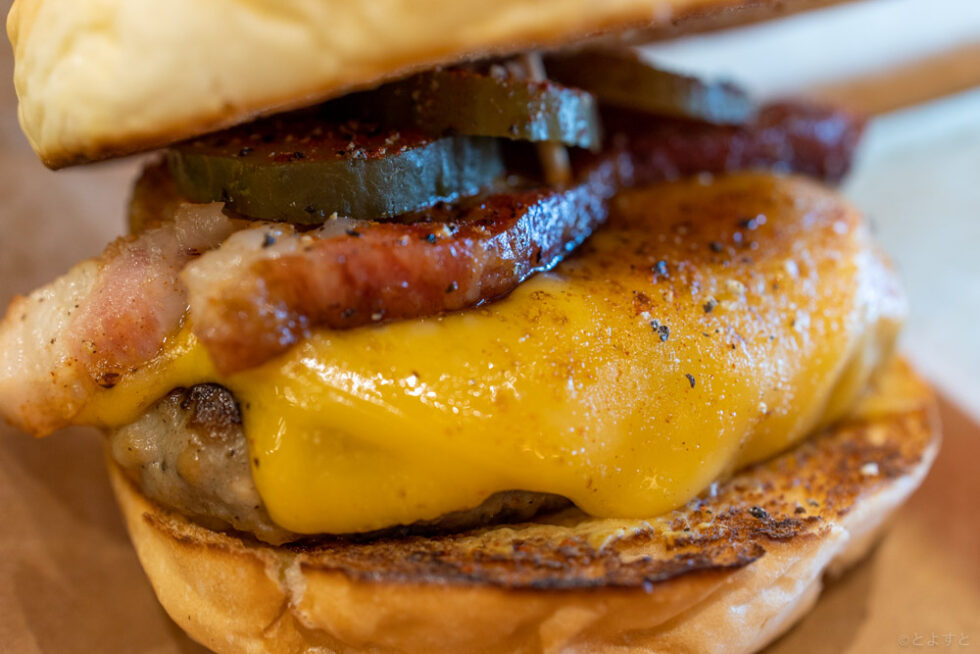 東京1号店、有明ガーデン「BRIDGE」で食べたベーコンチェダーチーズバーガーがさらにおトクになった件 とよすと 毎日更新！豊洲エリア