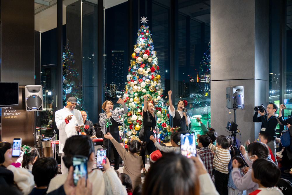 ゴスペルで大賑わい！ラビスタ東京ベイのクリスマスツリー点灯式2023に行ってきた