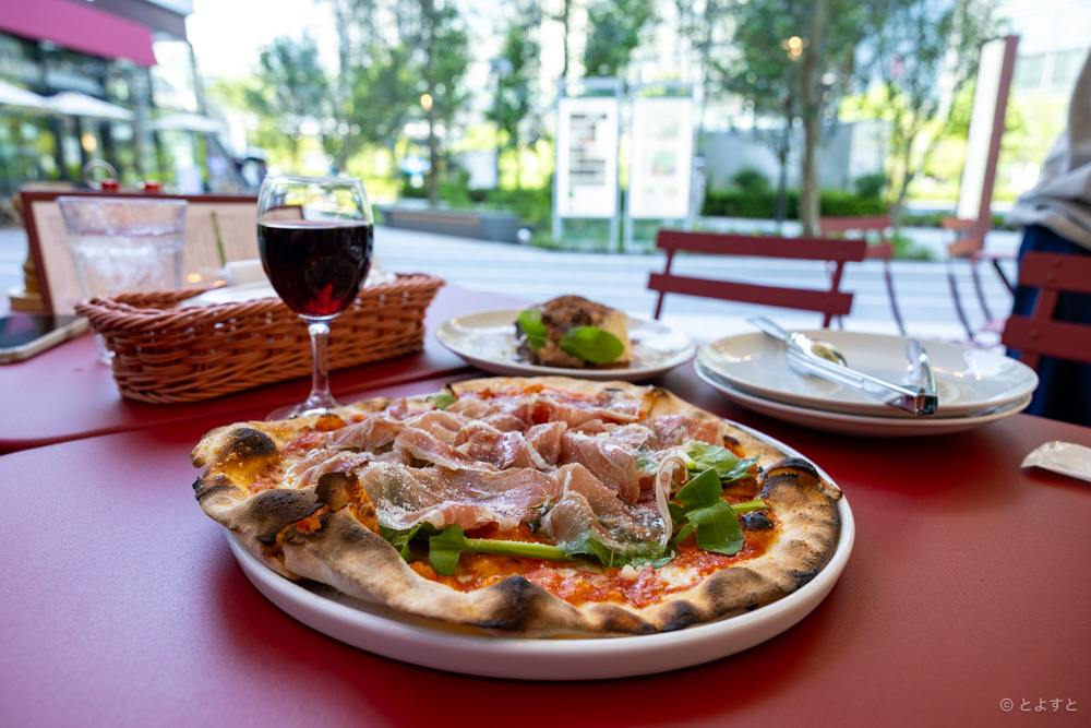 こんなテラス席を待ってた！「Pizzeria DA BOCCA」(豊洲セイルパーク)で、自慢のピッツァとワインに舌鼓