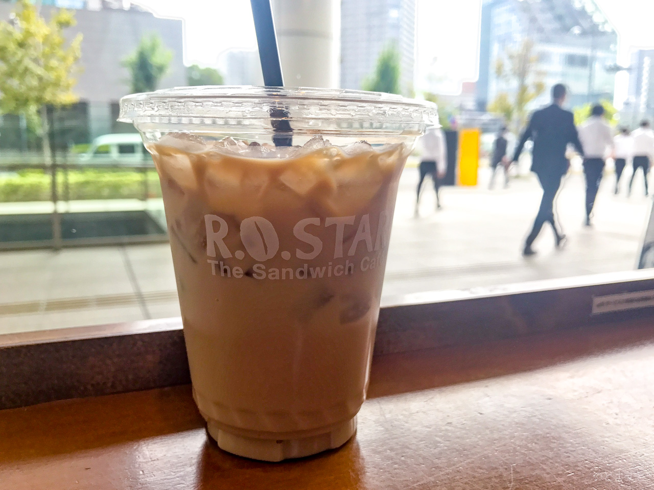 豊洲のカフェ「R.O.STAR」、自家焙煎なのに150円で飲めるコーヒー。電源・Wi-Fiあり
